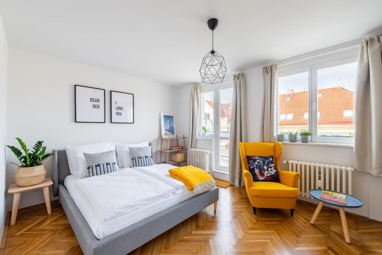 Bright Charming Apt With Terrace, Parking & Airco. Prag Eksteriør billede