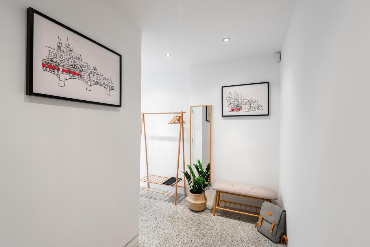 Bright Charming Apt With Terrace, Parking & Airco. Prag Eksteriør billede